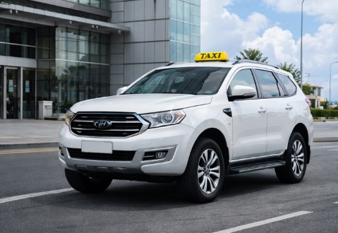Taxi 7 chỗ đời mới